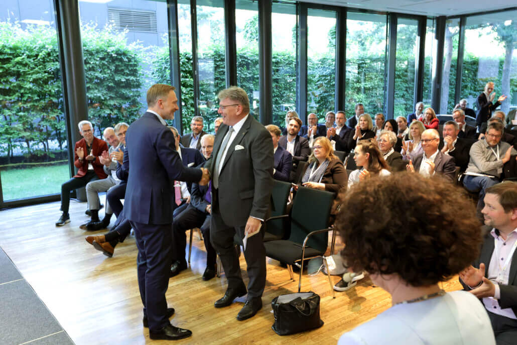 Christian Lindner MdB, Federal Minister of Finance, and Roland Angst, ULA President
